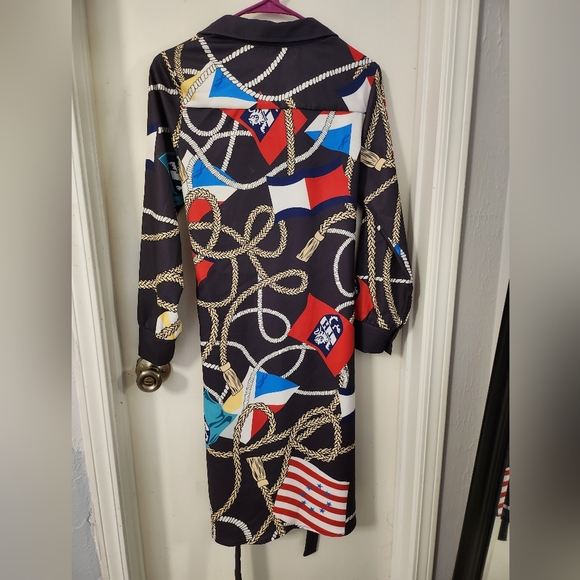 Tommy Hilfiger - Picture 3 of 3